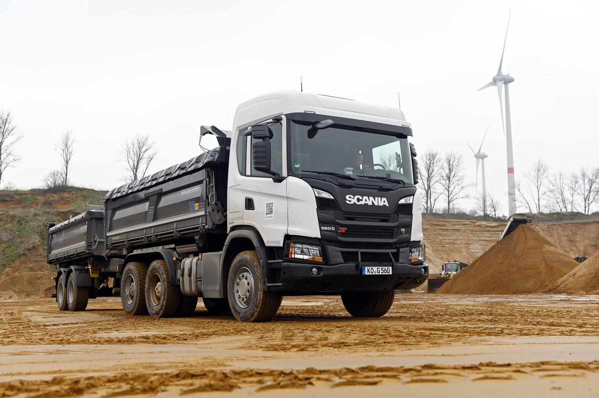 Die Spritztour durchs Gelände gestaltet sich dank kräftigem Motor, Opticruise und Tandemachse fast zum Kinderspiel. | Foto: QUATEX