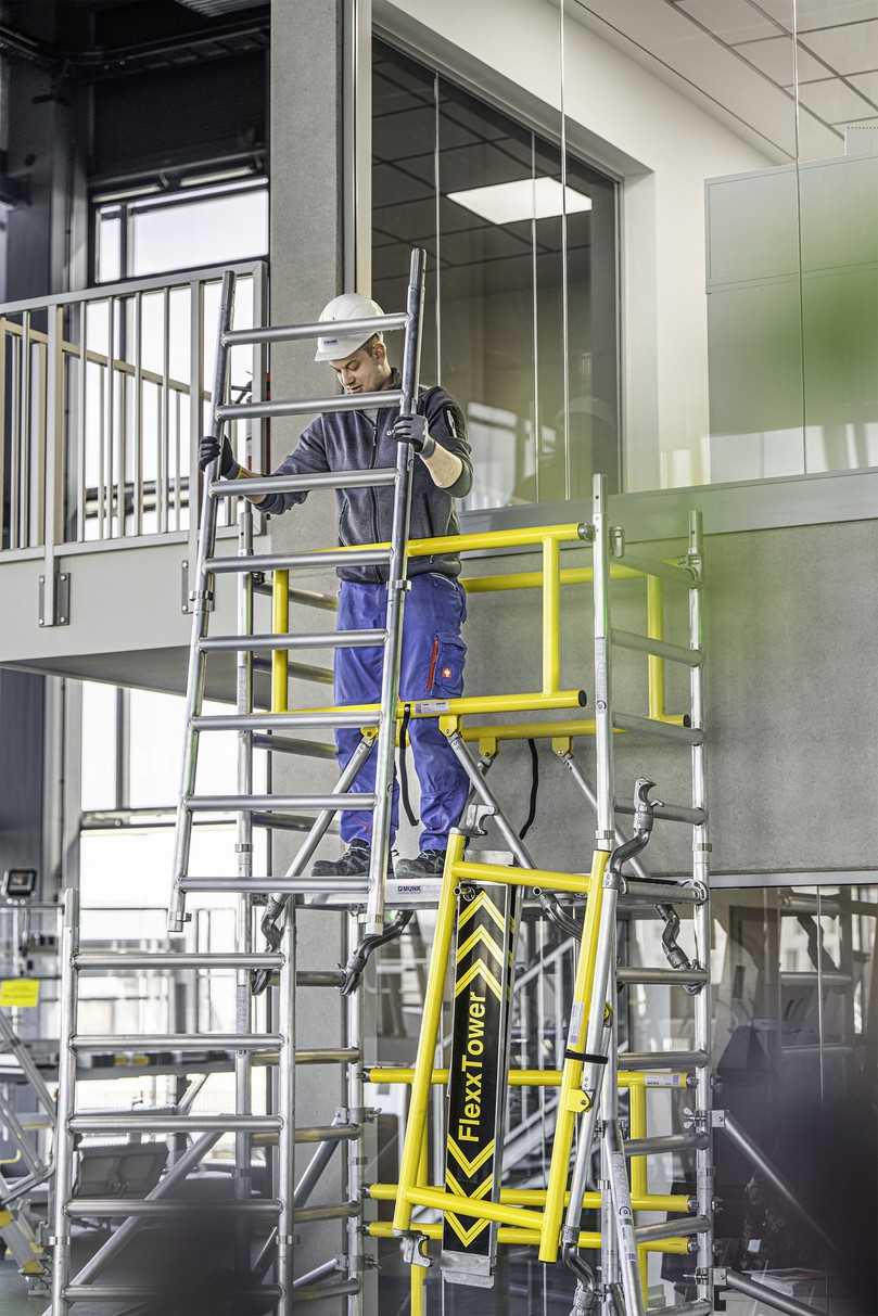 Mit den Ein-Personen-Gerüsten der FlexxTower-Baureihe erreichen Anwender Arbeitshöhen bis 9,55 Meter. | Foto: Munk Günzburger Steigtechnik