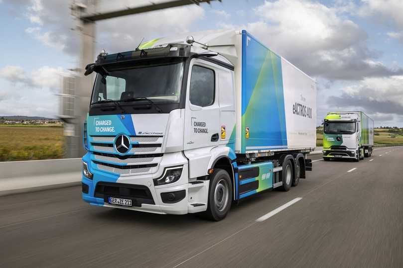 Zwei Stromer-Brüder unter sich: Mercedes eActros 400 (vorn) für den elektrifizierten Regionalverkehr und Mercedes eActros 600 (hinten) für den Fernverkehr. | Foto: QUATEX Zwei Stromer-Brüder unter sich: Mercedes eActros 400 (vorn) für den elektrifizierten Regionalverkehr und Mercedes eActros 600 (hinten) für den Fernverkehr. | Foto: QUATEX