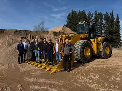 Wie ein altersschwacher Radlader von Caterpillar noch vor dem Aus gerettet wurde