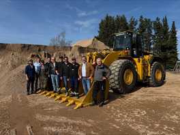 Wie ein altersschwacher Radlader von Caterpillar vorm Aus gerettet wurde