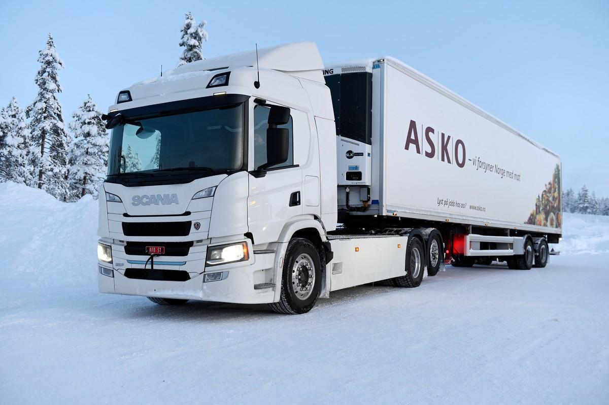 Noch ein Prototyp: Der Scania 40 P als dreiachsige Sattelzugmaschine mit 400 kW Leistung und bis zu 624 kWh Batteriekapazität für maximal 350 km Reichweite. | Foto: Quatex