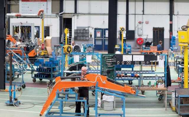 Hitachi schließt Baggerwerk in Oosterhout