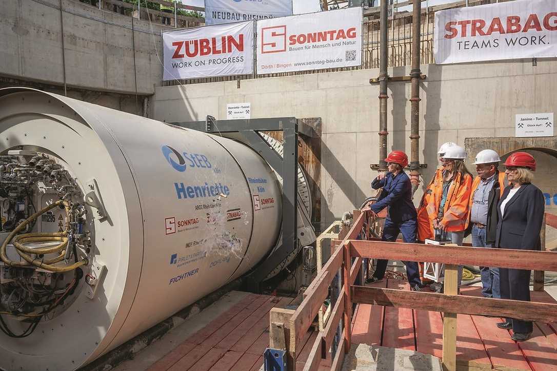 Rheindüker Köln: Tunnelbau unter dem Rhein startet mit Maschinentaufe Rheindüker Köln: Tunnelbau unter dem Rhein startet mit Maschinentaufe