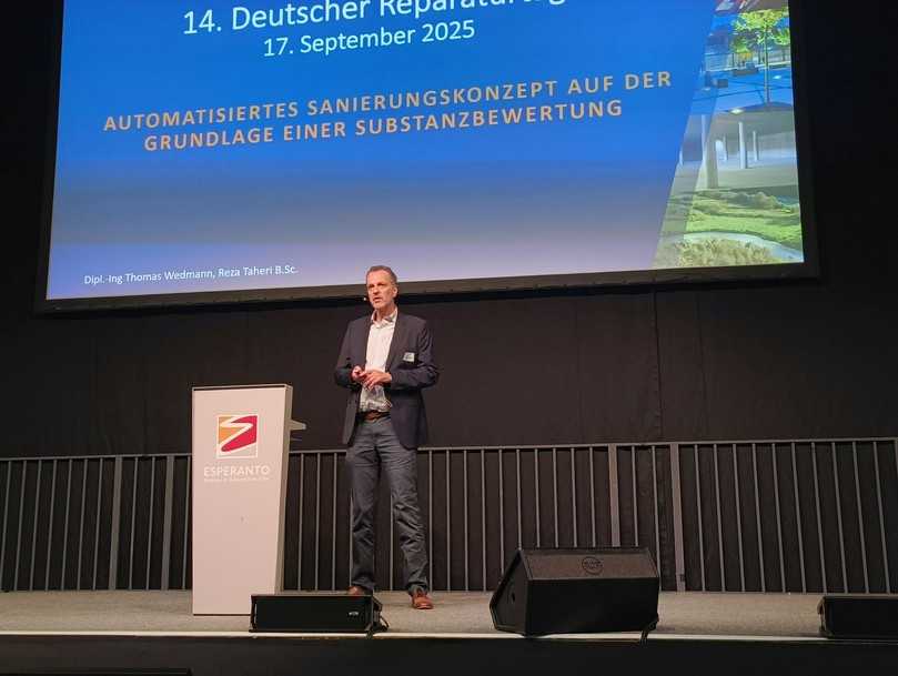 Thomas Wedmann stellte ein automatisierte Sanierungskonzept auf der Grundlage einer Substanzbewertung vor. | Foto: B_I/Valdix Thomas Wedmann stellte ein automatisierte Sanierungskonzept auf der Grundlage einer Substanzbewertung vor. | Foto: B_I/Valdix