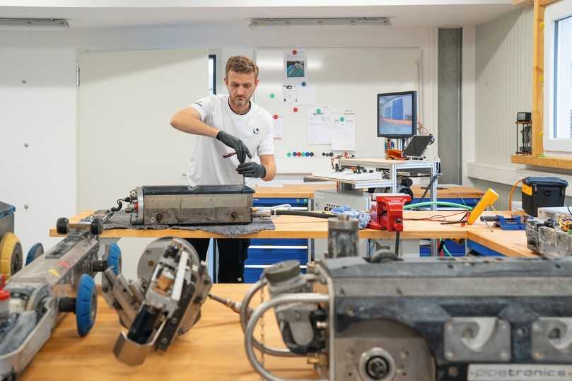 Mit an Bord für die Schulungen: der Mechatroniker Andreas Zimmermann. | Foto: Robotic Support Wieland Mit an Bord für die Schulungen: der Mechatroniker Andreas Zimmermann. | Foto: Robotic Support Wieland