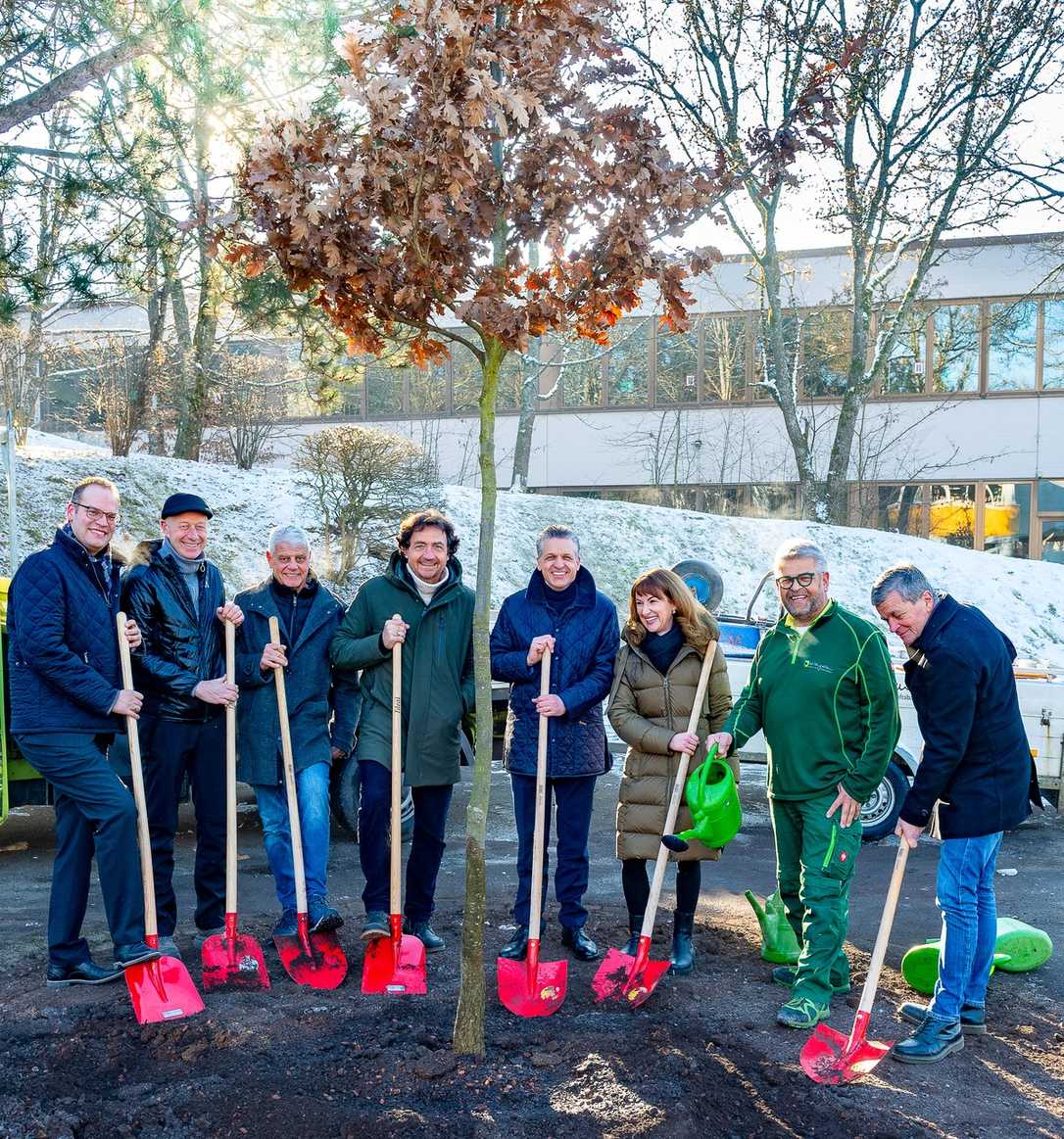 Bundeminister Thorsten Frei: 110 Bäume und 50.000 Blumenzwiebeln für Baden-Württemberg