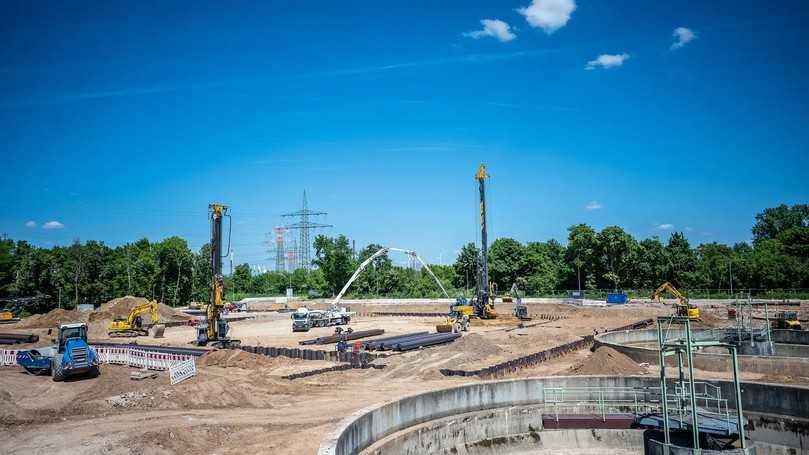 Drohnenaufnahmen dokumentierten Baufortschritt und Materialmengen von insgesamt 45.000 m³ bewegtem Boden. | Foto: Bauer Gruppe