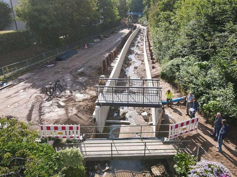 Die Maßnahme aus der Vogelperspektive vermittelt einen Eindruck von der Kombination aus Hochwasserschutz und naturnaher Gestaltung des Bachlaufes. | Foto: Zweckverband Hochwasserschutz Raum Baden-Baden/Bühl Die Maßnahme aus der Vogelperspektive vermittelt einen Eindruck von der Kombination aus Hochwasserschutz und naturnaher Gestaltung des Bachlaufes. | Foto: Zweckverband Hochwasserschutz Raum Baden-Baden/Bühl