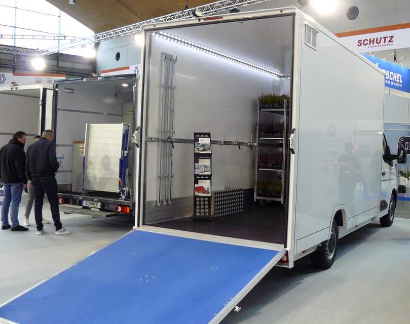 Renault Master mit Schutz-Kofferaufbau in Gärtnerei-Ausführung. | Foto: Randolf Unruh Renault Master mit Schutz-Kofferaufbau in Gärtnerei-Ausführung. | Foto: Randolf Unruh