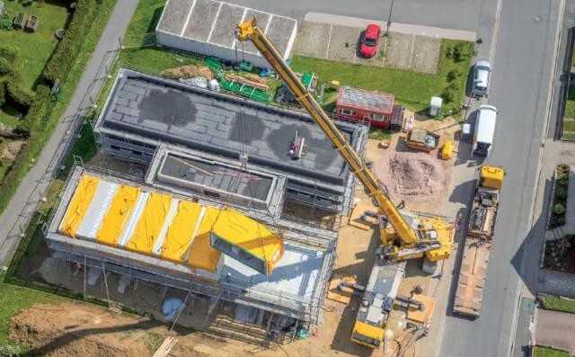 Das unter „maxmodul“ firmierende Baukonzept basiert auf einer seriell vorgefertigten Raumzelle. | Foto: Max Bögl