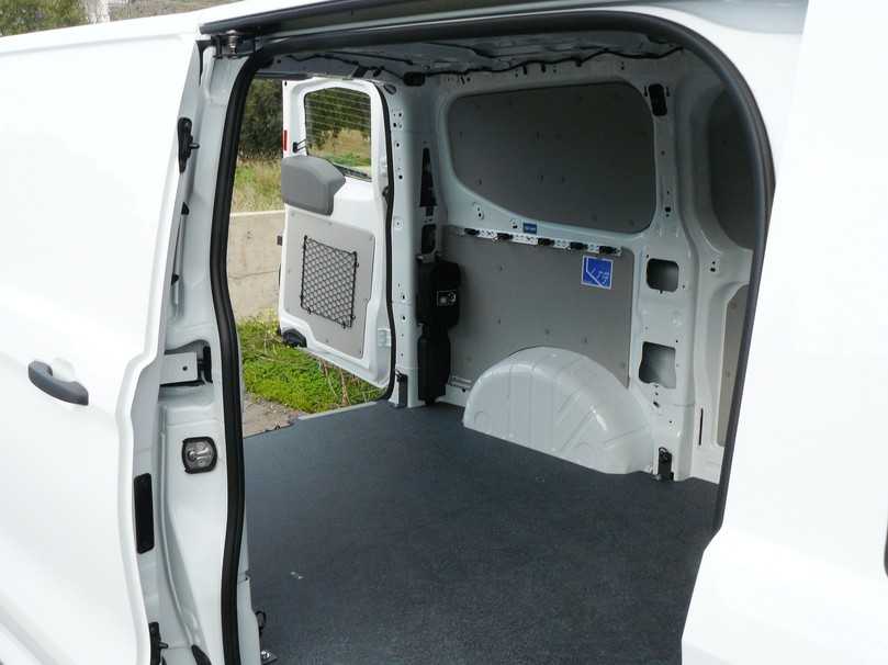 Viel Platz: Hervorstechend am Laderaum ist der große Abstand zwischen den Radkästen. | Foto: Randolf Unruh