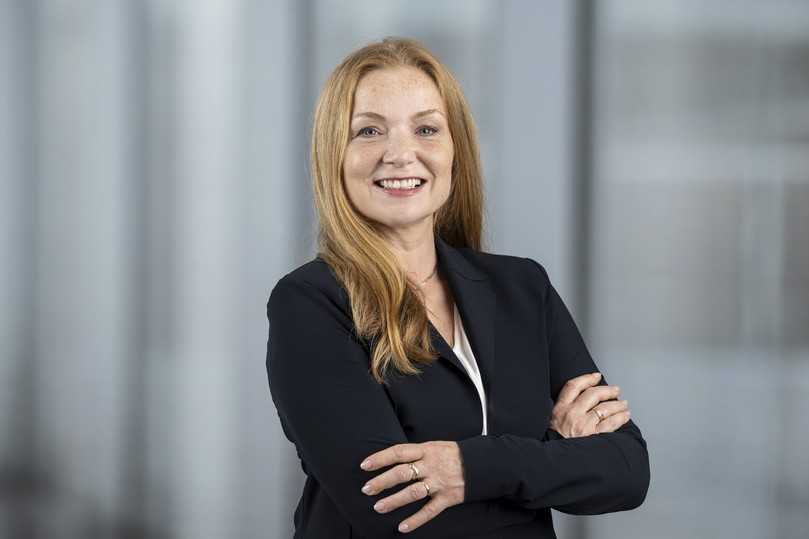 „Brände entstehen nicht isoliert durch Baumaterialien, sondern durch Fehler im Gesamtsystem.“ Serena Klein, Sprecherin der Geschäftsführung beim Industrieverband Hartschaum | Foto: IVH/Marco Urban