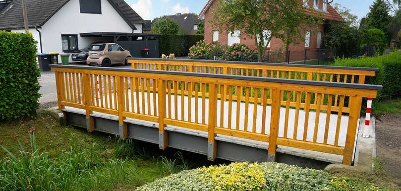 In Hamburg-Wilhelmsburg wurde kürzlich eine Geh- und Radwegbrücke mit ressourcenschonendem CPC realisiert. | Foto: Holcim