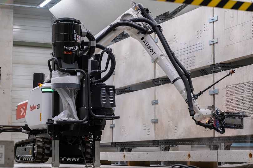 Rekord gebohrt: fischer Baubot bohrt die meisten Löcher, die bislang von einem teilautonomen Roboter innerhalb von 24 Stunden gebohrt wurden. | Foto: fischer Baubot