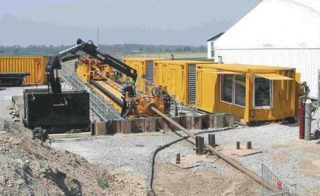 Abb. 2: Typisches Layout einer HDD Baustelle. Abb. 2: Typisches Layout einer HDD Baustelle.