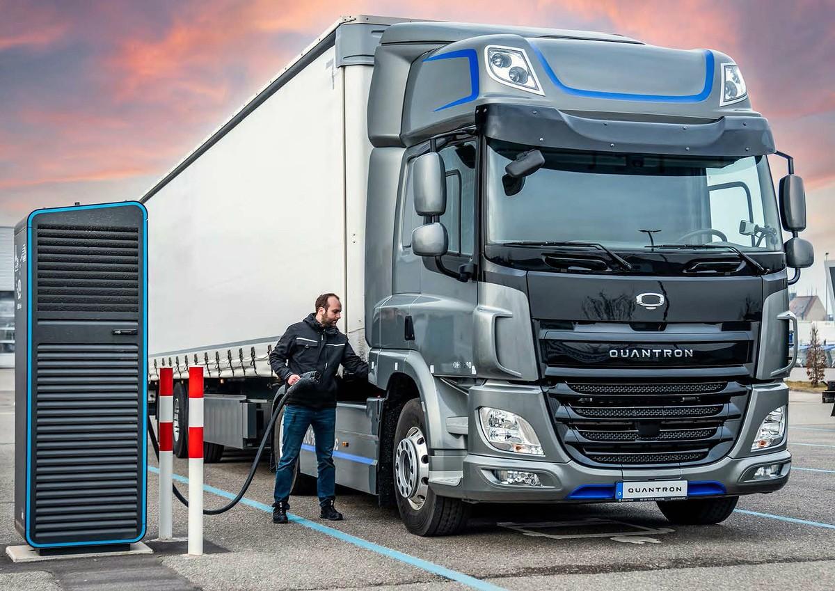 Die 280 kWh großen Akkus sind beim Schnelladen mit 150 kW Gleichstrom-Ladeleistung nach 2 h wieder komplett aufgeladen. | Foto: Quantron AG