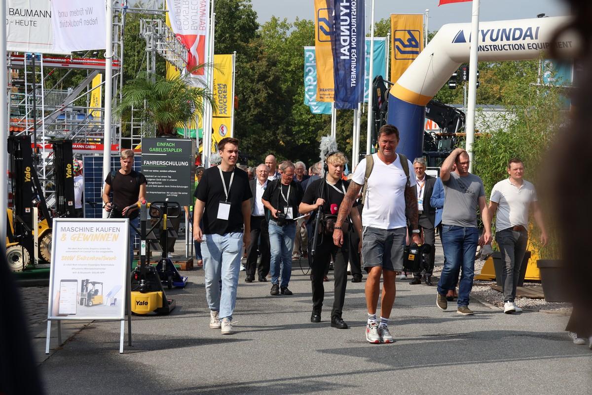 Temperaturen bis 30 Grad und das Tal im Wohnungsbau hielten 44.300 Besucher nicht ab, zur Nordbau zu kommen. | Foto: bb Temperaturen bis 30 Grad und das Tal im Wohnungsbau hielten 44.300 Besucher nicht ab, zur Nordbau zu kommen. | Foto: bb