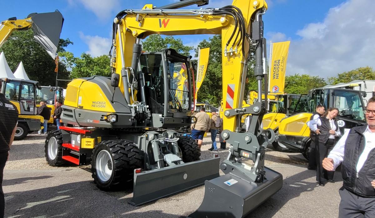 Wacker Neuson präsentiert den neuen Mobilbagger EW 135 erstmals auf der Nordbau 2026. | Foto: bb