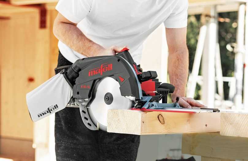 Im Einsatz: Die Mafell K 85-18 ermöglicht präzise Freihandschnitte und Arbeiten mit Führungsschiene – auch bei starkem Vollholz. | Foto: Mafell
