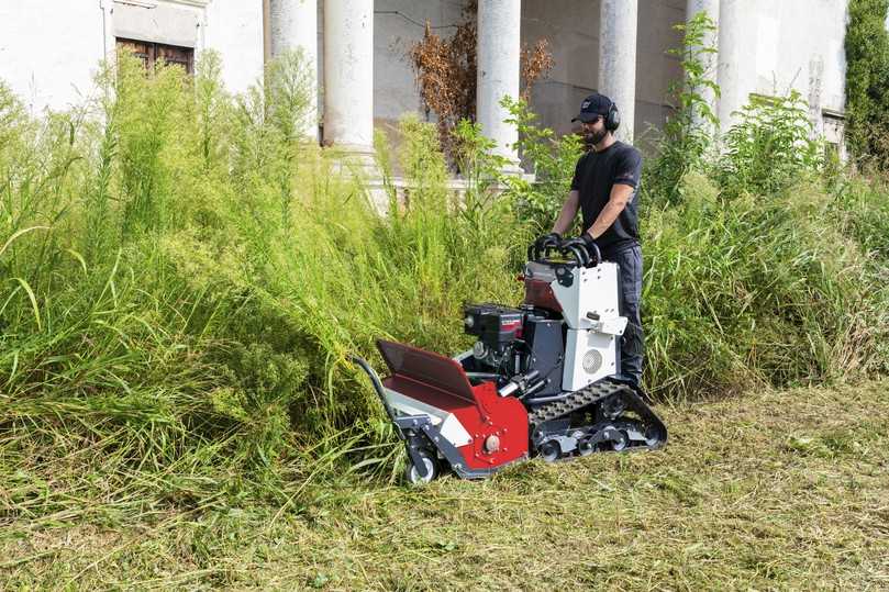 Gilt als Kraftpaket mit Komfort: Der neue Nullwendekreis-Stand-On-Mäher ZHR 800 soll große Rasenflächen schnell und bequem mähen. | Foto: Telsnig Gilt als Kraftpaket mit Komfort: Der neue Nullwendekreis-Stand-On-Mäher ZHR 800 soll große Rasenflächen schnell und bequem mähen. | Foto: Telsnig