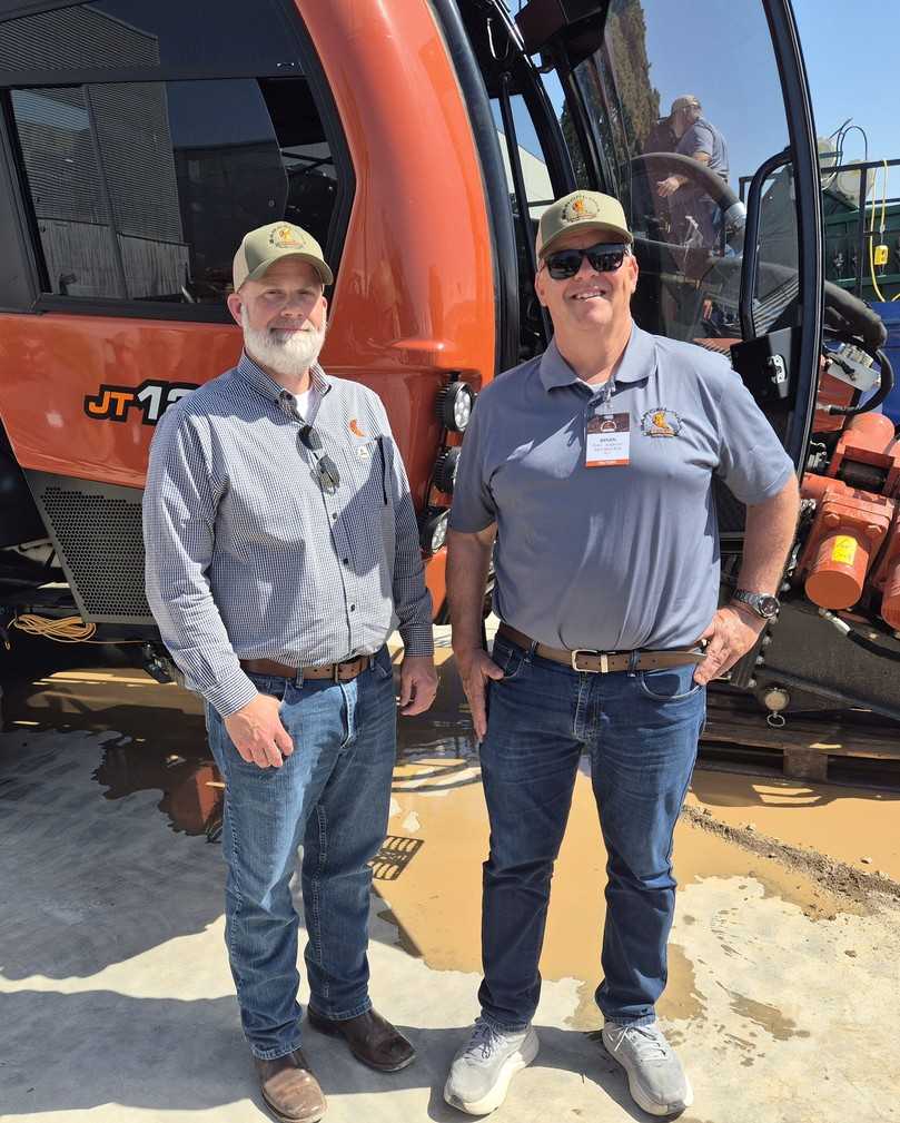 Sie sehen sich mit den Maschinen von Ditch Witch in dem wachsenden europäischen Markt gut aufgestellt: Aaron Frable, Senior Director Engineering Ditch Witch USA (links), und Brian Jorgensen, European Sales Manager Ditch Witch Barcelona. | Foto: B_I Medien/zu Eulenburg