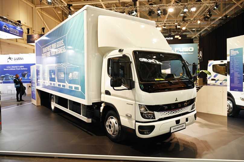Für den innerstädtischen Verteilerverkehr ist der wendige FUSO eCanter 9C18e für 3,6 Tonnen Nutzlast und 200 Kilometer Reichweite wie geschaffen. | Foto: FH