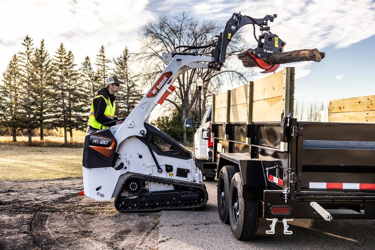Mehr als 20 kompatiblen Anbaugeräte-Kategorien, bietet der neue Mini-Raupenlader MT120 von Bobcat. | Foto: Bobcat