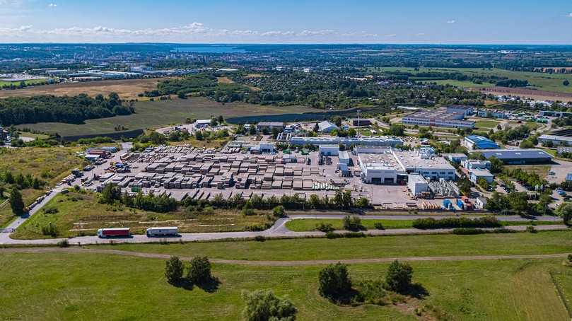 Am Amiblu-Standort Trollenhagen wurde das innovative Verfahren zum Recycling von GFKSchleifstaub
entwickelt. | Foto: Amiblu Germany GmbH