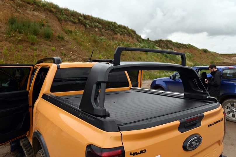 Ford Ranger Wildtrack X: Parktisch fürs Bauhandwerk ist der Leiterhalter. | Foto: Frank Hausmann