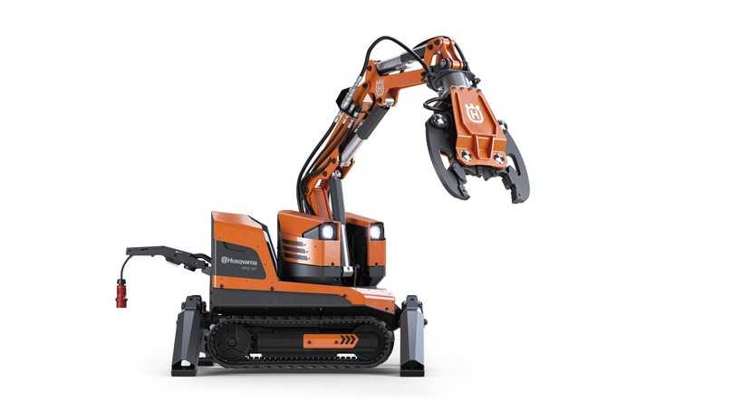 Verschiedene Anbaugeräte wie Betonschere, Hydraulikhammer oder Schaufel machen den DXR 95 auf der Baustelle flexibel. | Foto: Husqvarna Verschiedene Anbaugeräte wie Betonschere, Hydraulikhammer oder Schaufel machen den DXR 95 auf der Baustelle flexibel. | Foto: Husqvarna