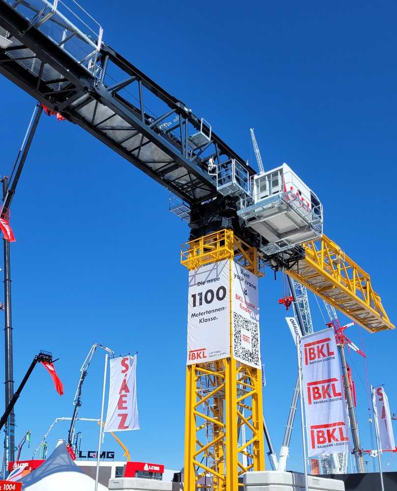 Der TLS 1100 50T bietet bis zu 50 Tonnen Traglast,
eine maximale Ausladung von 86 Metern und Hakenhöhen bis 92 Meter - 6 Stück davon orderte BKL. | Foto: bb