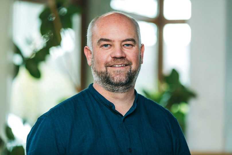 Dipl.-Ing. (FH) und M. Eng. Peter Wieczorek, Geschäftsführer von Renergie Systeme, Bad Königshofen (Bayern) | Foto: Samuel Becker Dipl.-Ing. (FH) und M. Eng. Peter Wieczorek, Geschäftsführer von Renergie Systeme, Bad Königshofen (Bayern) | Foto: Samuel Becker