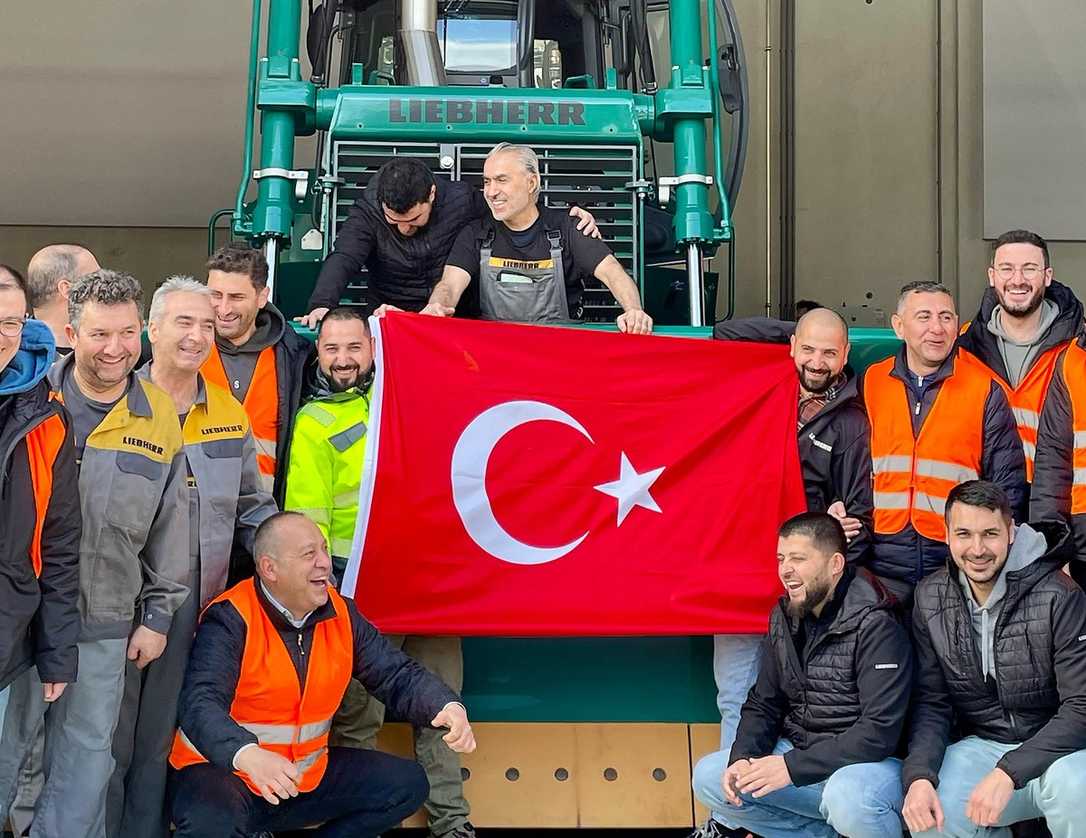 Liebherr-Werk Telfs unterzeichnet Planierraupen-Deal mit türkischer Wasserbehörde