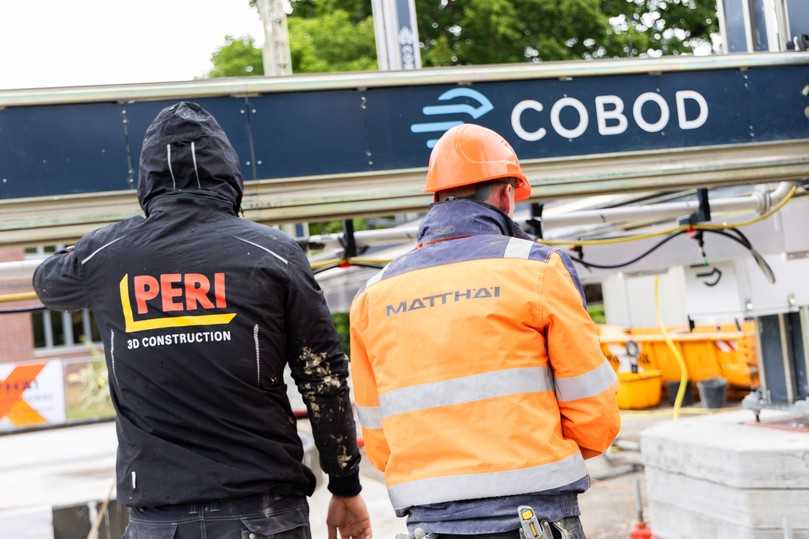Beim Einsatz des Cobod Bod2 arbeiten Matthäi Schlüsselfertigbau und Peri 3D Construction eng zusammen. | Foto: Matthäi-Gruppe/PERI 3D Construction