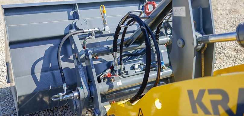 Kramer hat seine bekannte Schnellwechselplatte zum patentierten vollhydraulischen Schnellwechselsystem „Smart Attach“ weiterentwickelt. dafür gab es jetzt eine Silbermedaille. | Foto: Kramer Werke Kramer hat seine bekannte Schnellwechselplatte zum patentierten vollhydraulischen Schnellwechselsystem „Smart Attach“ weiterentwickelt. dafür gab es jetzt eine Silbermedaille. | Foto: Kramer Werke