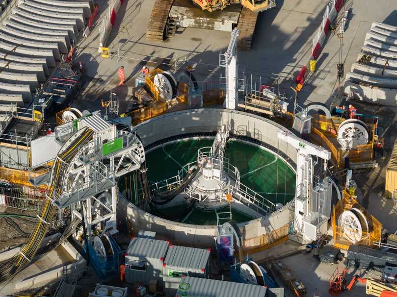 Vertical Shaft Sinking Machine (VSM) während des Baus des Zielschachts für den Themse-Kabeltunnel | Foto: Herrenknecht