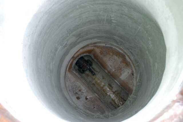 Mit dem Flexliner-Schachtboden und dem in 26 Schächten installierten Vertiliner, der mit Harz an den Flexliner angebunden wurde, ist die Tragfähigkeit der Schächte wiederhergestellt. | Fotos: B_I/Valdix