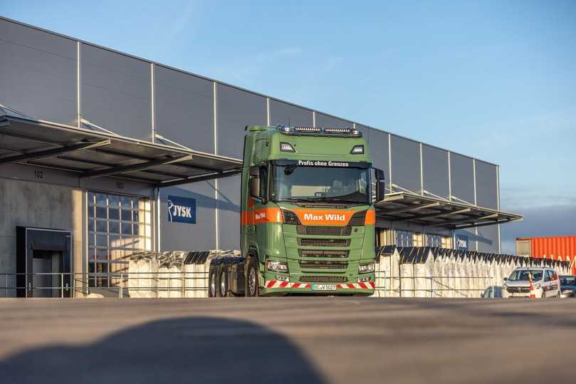 Der neue Logistikcampus läuft bereits auf Hochtouren: Zum ersten November hat die Firma JYSK den Betrieb in den gemieteten Hallen aufgenommen. | Foto: Max Wild Der neue Logistikcampus läuft bereits auf Hochtouren: Zum ersten November hat die Firma JYSK den Betrieb in den gemieteten Hallen aufgenommen. | Foto: Max Wild