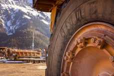 Bridgestone zeigt neuen Muldenreifen für maximale Traktion