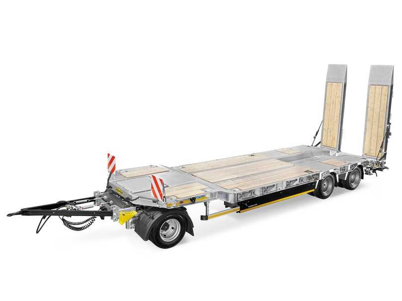 Im Jahr 2002 führte Humbaur sein Schwerlastprogramm ein. | Foto: Humbaur GmbH