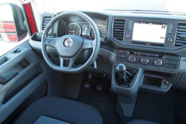 Einfach einsteigen und losfahren: Selbst Crafter-Novizen am Steuer kommen mit dem neuen VW-Großtransporter zurecht.