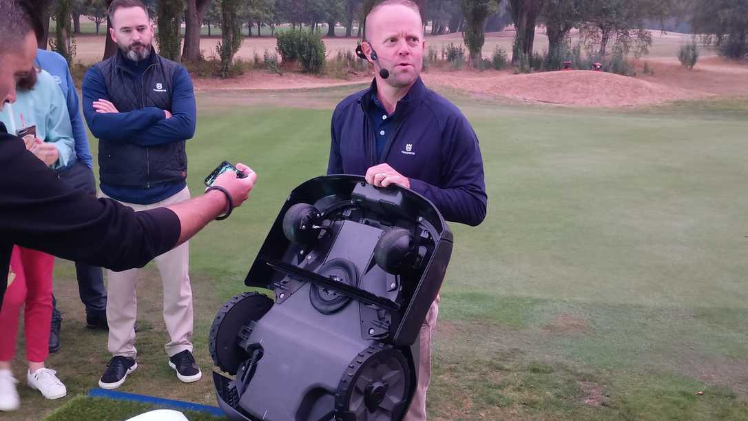 British Masters: Husqvarna zeigt Akku-Technik für Golfplatzpflege im The Belfry