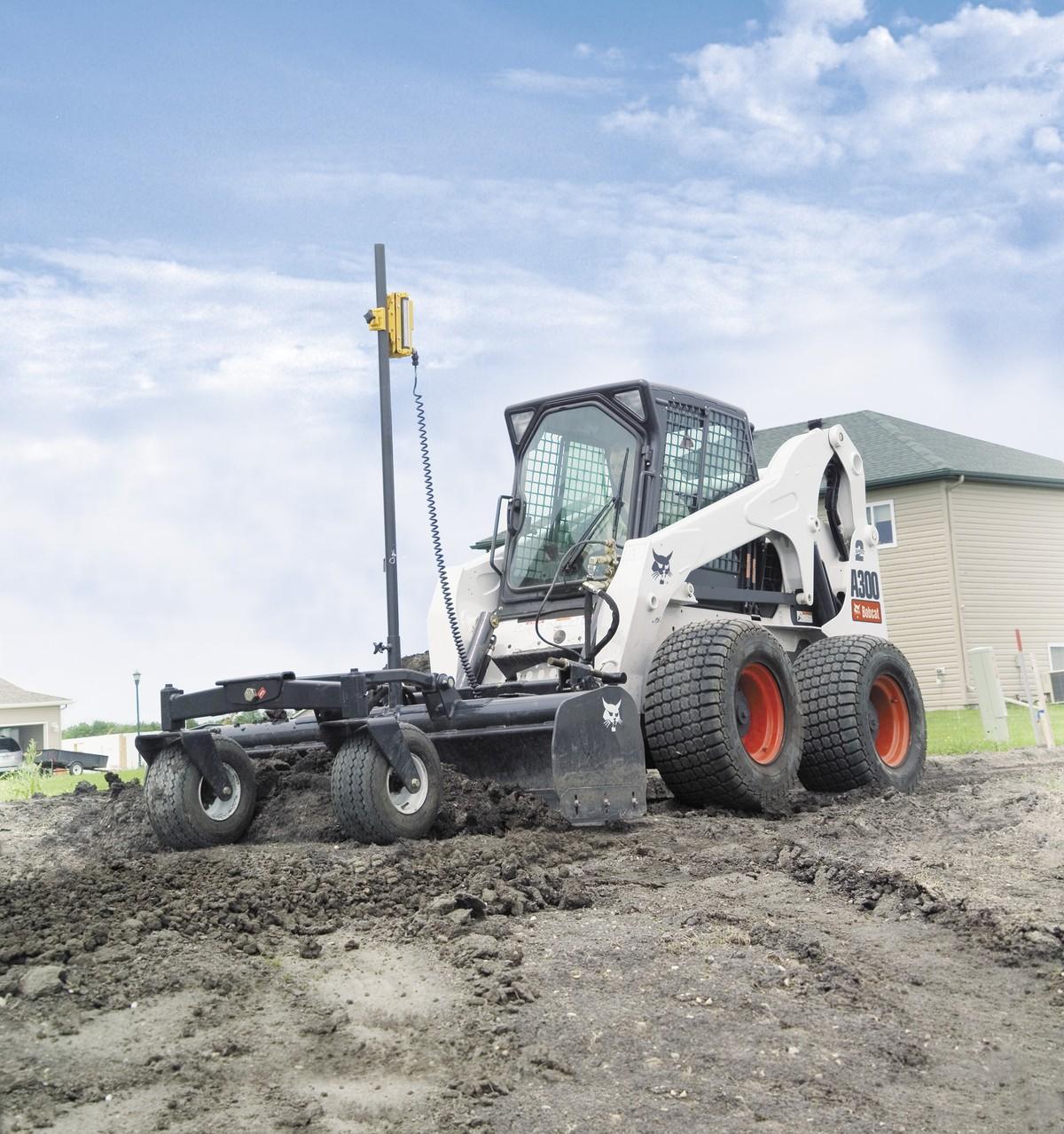 Planierkästen räumen und nivellieren unebene Flächen wie Wege, Einfahrten oder Gartenflächen. | Foto: Bobcat