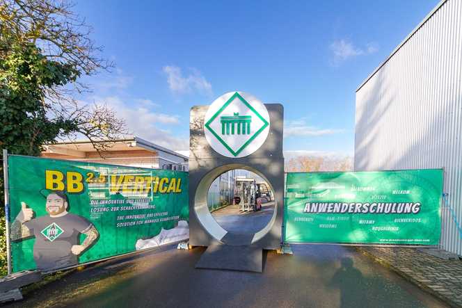 Brandenburger Liner startet neue Schulungen und Symposium Schachtsanierung