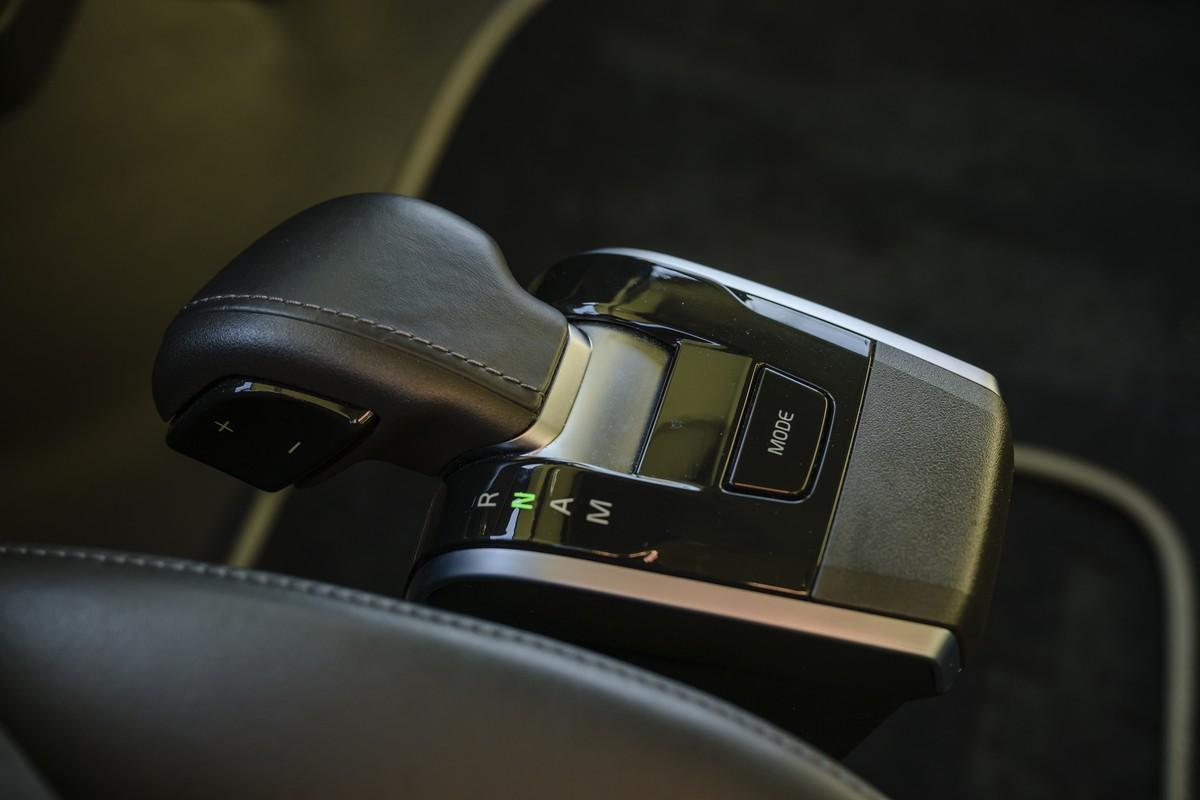 Schaltung heute: Kleiner Knauf statt dickem Knüppel für das I-Shift-Getriebe. | Foto: Quatex