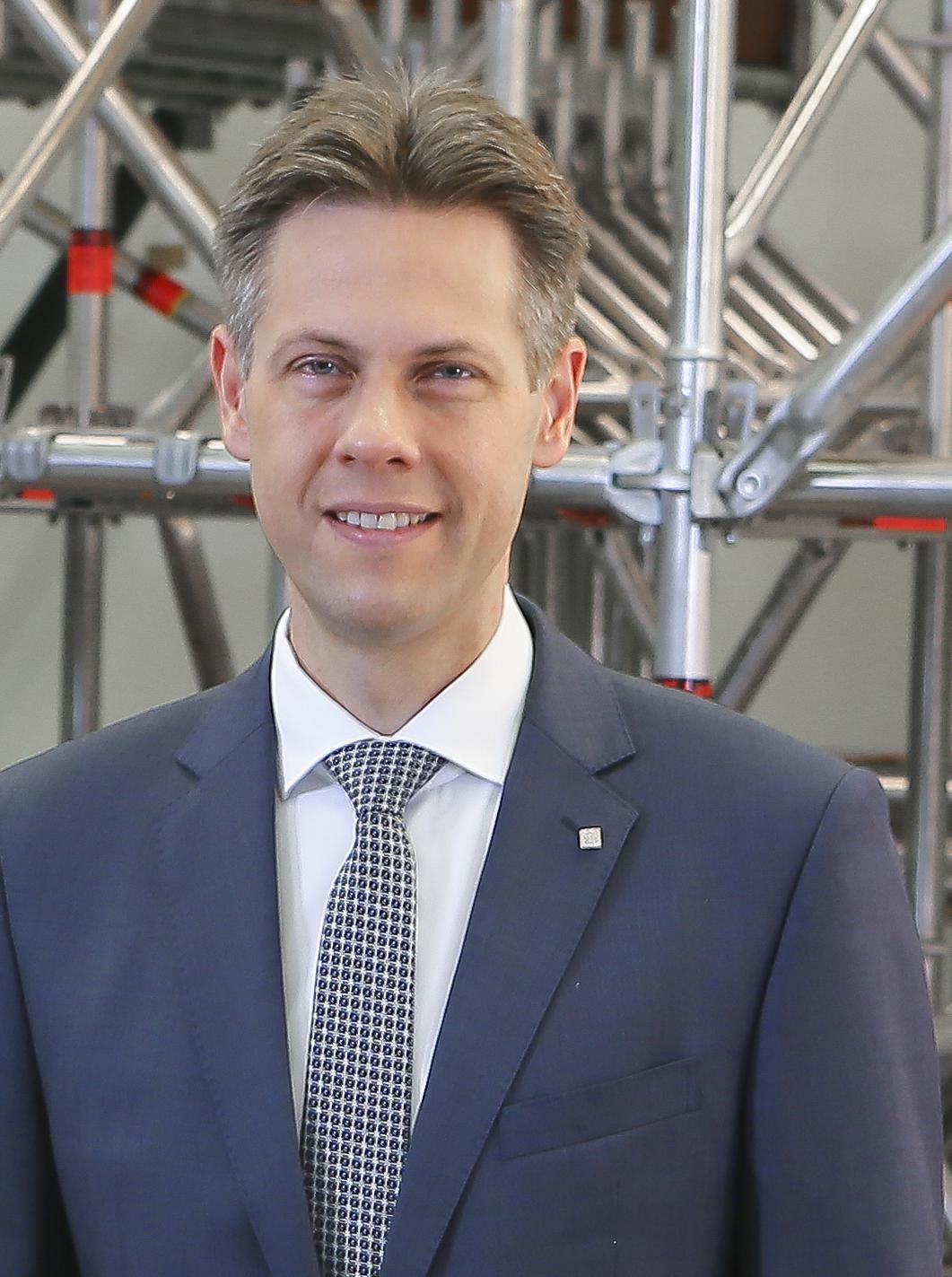 „Angesichts der starken Internationalität der Messe sehen wir die Entscheidung als den richtigen, konsequenten und rechtzeitigen Schritt an und freuen uns umso mehr auf Oktober 2022.“ Wolf Christian Behrbohm, Geschäftsführer der Wilhelm Layher GmbH & Co. KG | Foto: Michael Koehler „Angesichts der starken Internationalität der Messe sehen wir die Entscheidung als den richtigen, konsequenten und rechtzeitigen Schritt an und freuen uns umso mehr auf Oktober 2022.“ Wolf Christian Behrbohm, Geschäftsführer der Wilhelm Layher GmbH & Co. KG | Foto: Michael Koehler