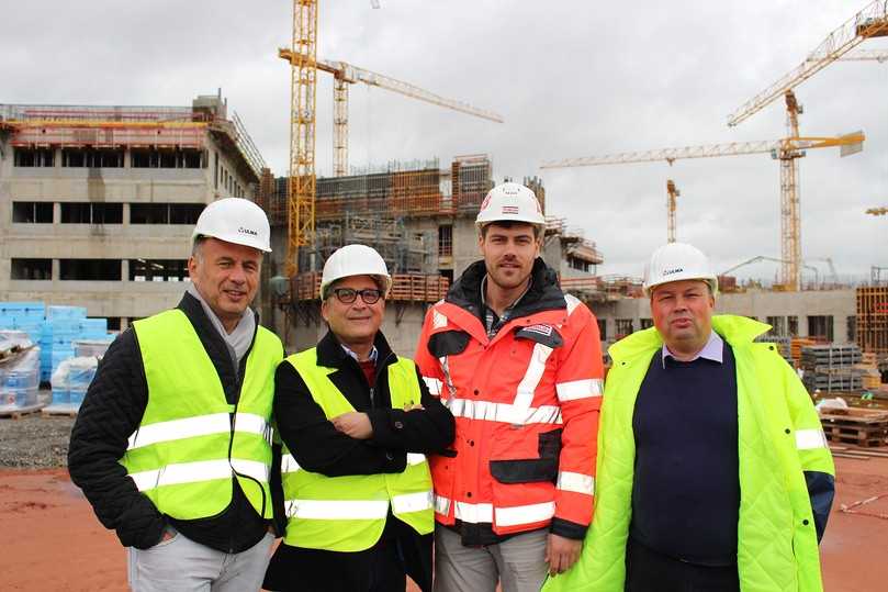 Starkes Team beim Thema Schalung (v.l.): Ulma-Projektleiter Achim Watz, Ulma-Vertriebsleiter Andreas Abdul, Züblin-Bauleiter Paul Schneider und Technischer Projektleiter von Ulma, Werner Olschewski | Foto: Ulma Construction GmbH Starkes Team beim Thema Schalung (v.l.): Ulma-Projektleiter Achim Watz, Ulma-Vertriebsleiter Andreas Abdul, Züblin-Bauleiter Paul Schneider und Technischer Projektleiter von Ulma, Werner Olschewski | Foto: Ulma Construction GmbH